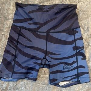 Tres Piñas Women's Shorts . Size small.